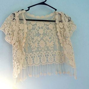 Creme crochet shrug